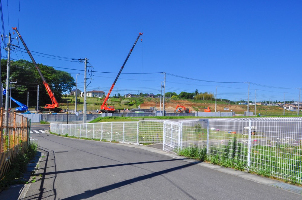 高井小学校横から