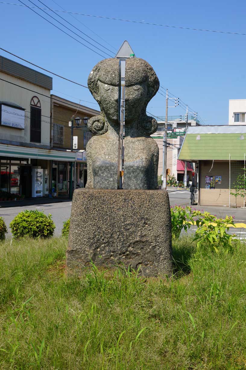 大きな彫刻時間かかっただろうなぁ〜