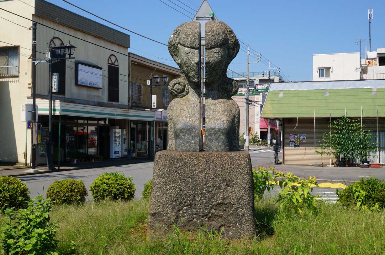 新取手駅前